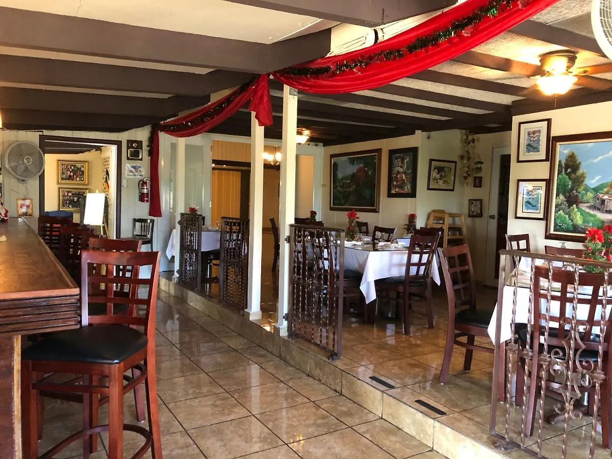 Tio Pepe'S Guest House Aibonito 4*,